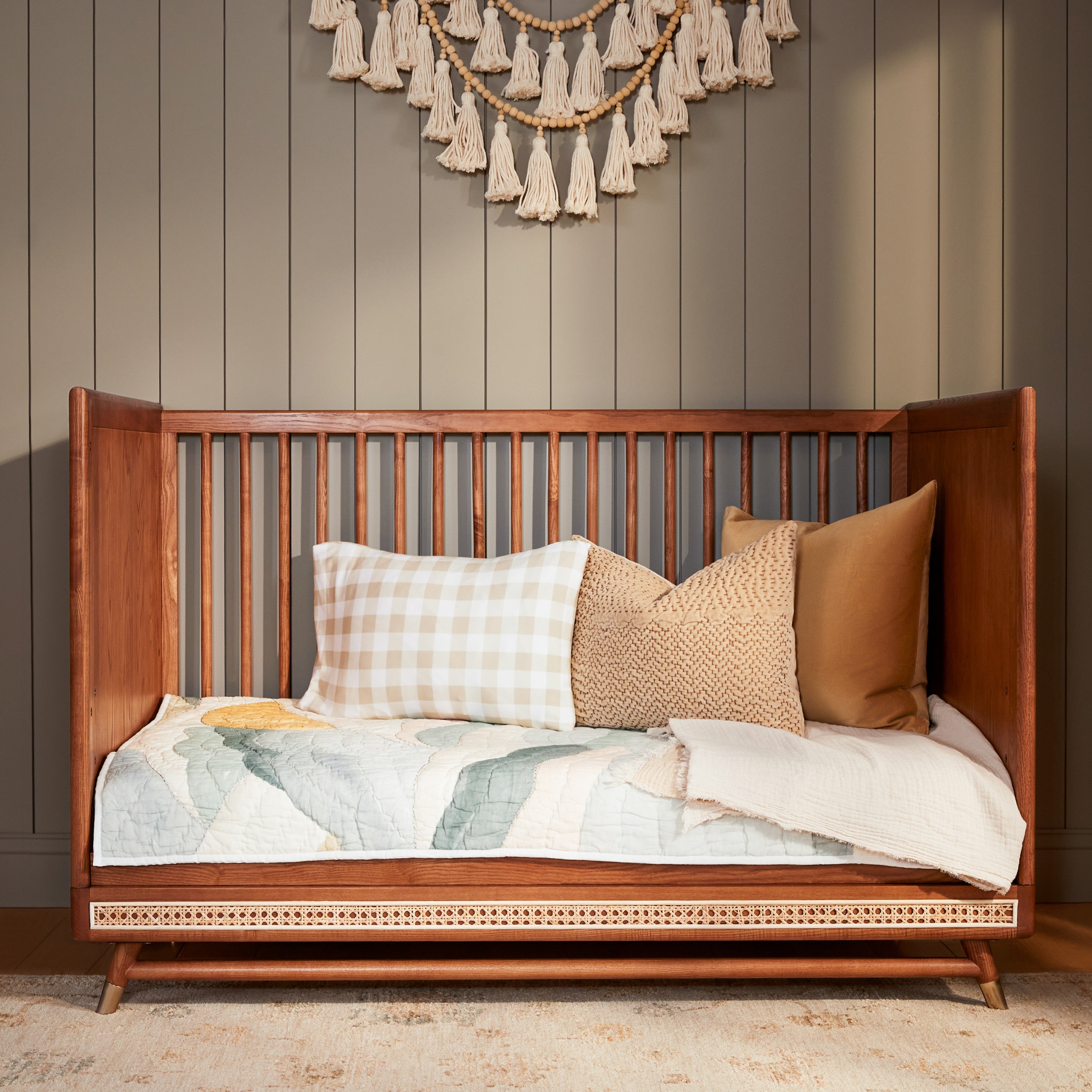 Maxi-Cosi Nursery Everheart 4-in-1 Convertible Crib with Toddler Bed/Daybed Conversion Kit